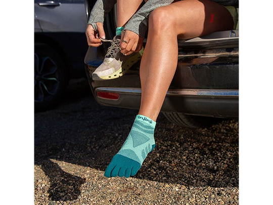 Injinji Women's Ultra Run Mini Crew - Toe Sock | Injinji | Running Socks