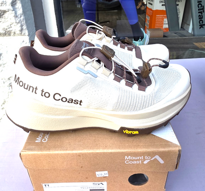 Women's Mount to Coast T1 - Size 6 - Resale