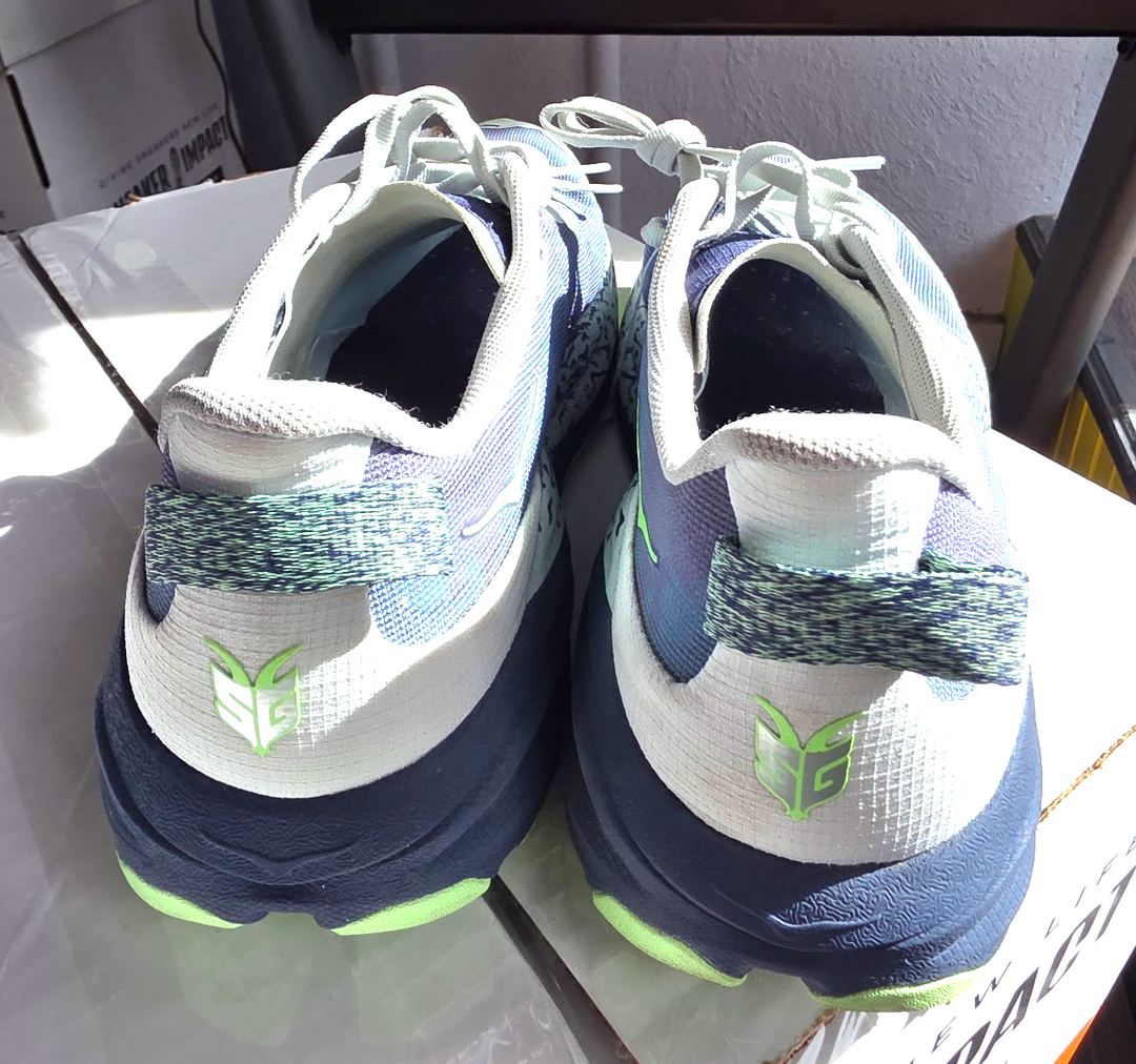 Men's Hoka Speedgoat 6- Size 11 - Resale