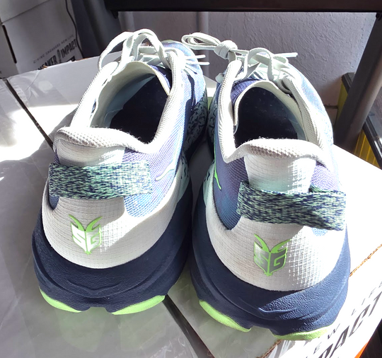 Men's Hoka Speedgoat 6- Size 11 - Resale