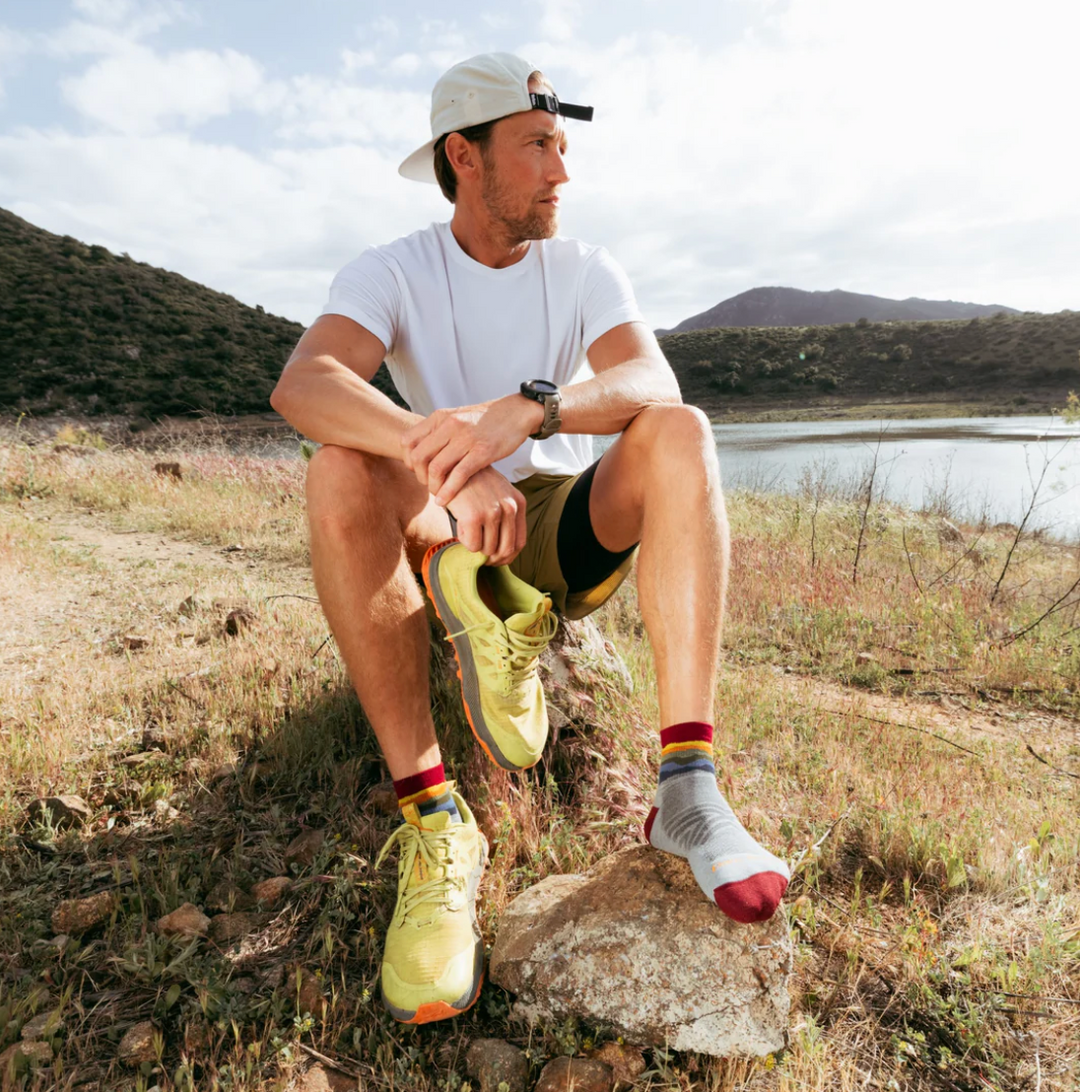 Men's Darn Tough Run Quarter Cushioned Ultra-Lightweight Running Socks