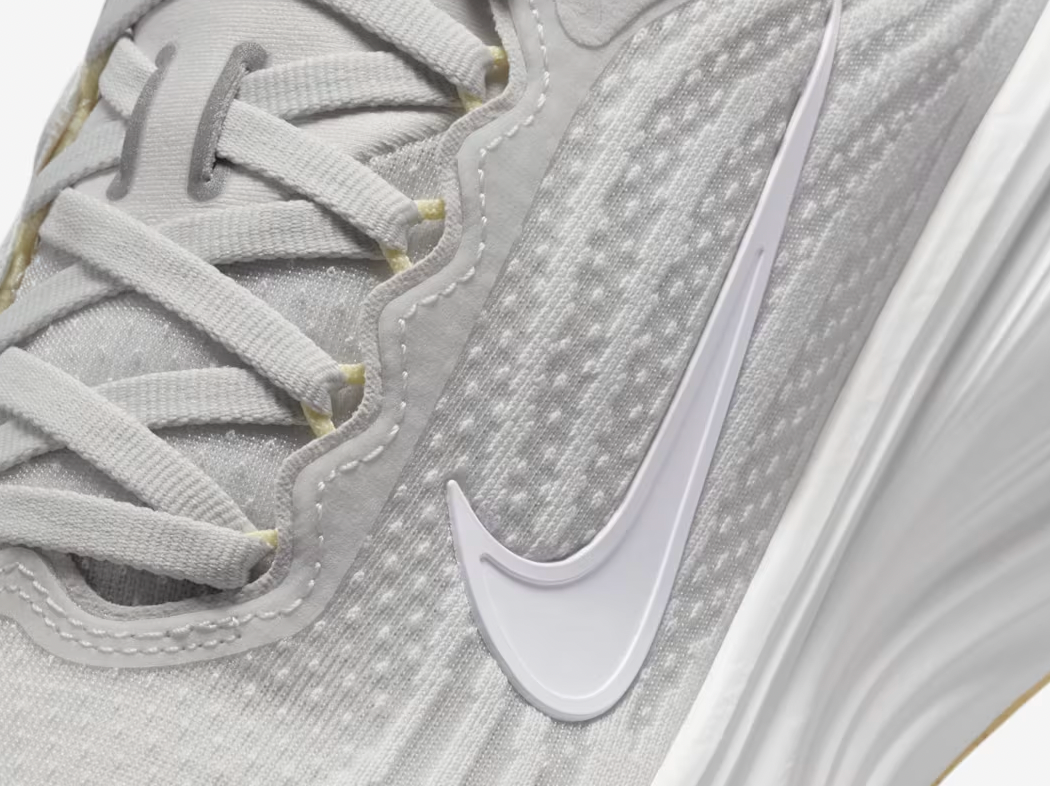 Women's Nike Vomero Plus